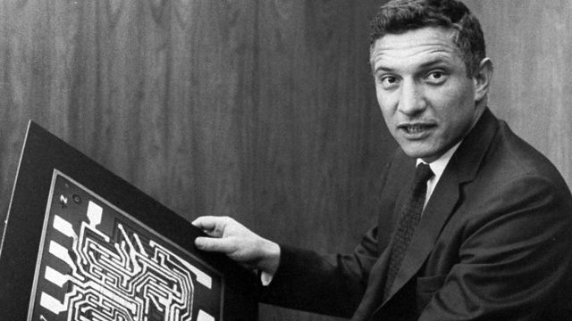 Robert Noyce, one of the first engineers to patent the integrated circuit.