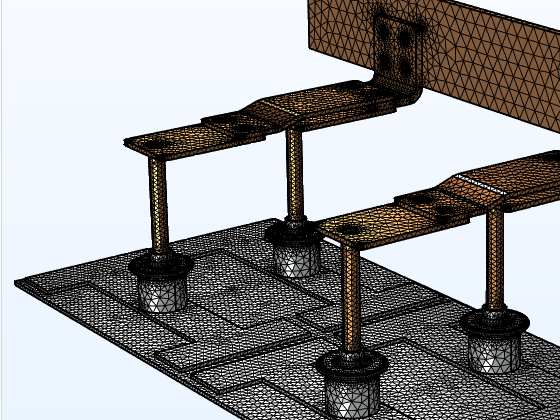 Visualizzazione in primo piano di un modello di assieme di un busbar che mostra la mesh.
