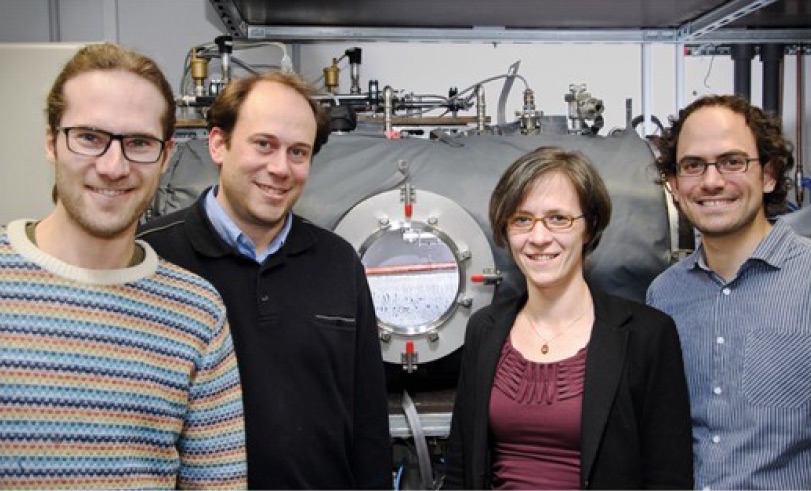 A photograph of the Fraunhofer ISE research team.