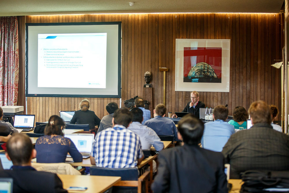 A photograph of a hands-on training session for COMSOL Multiphysics.