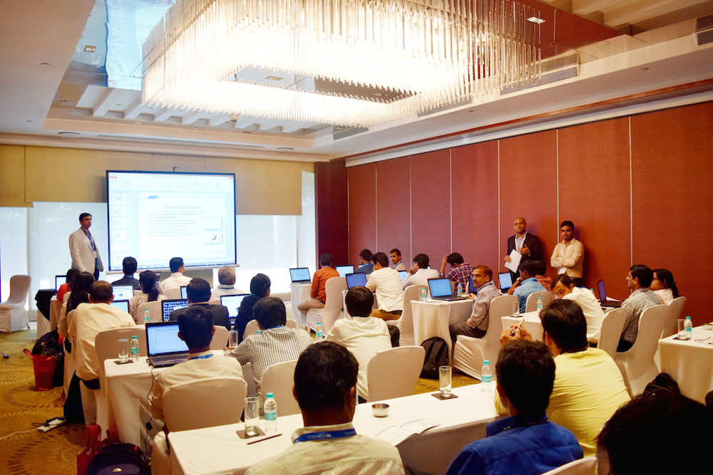 A photograph of a minicourse session that is similar to what will be offered at the COMSOL Conference 2016.