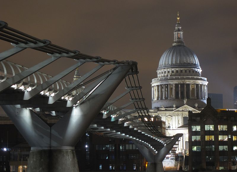 Photo showing the London Millennium Footbridge.