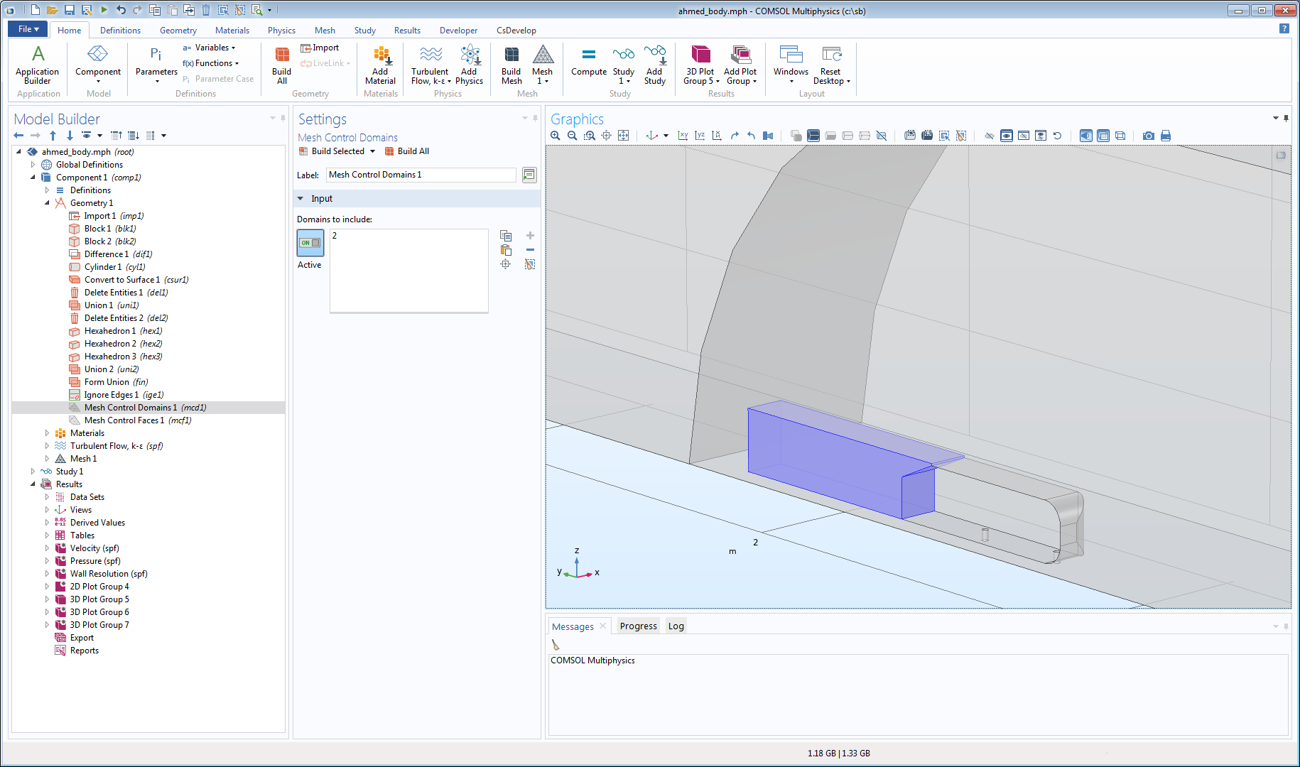 COMSOL Multiphysics GUI 中的 Ahmed 类车体模型，其中显示“网格控制域“设置。