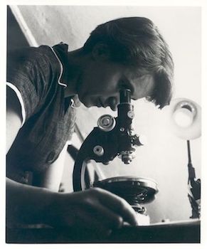 rosalind-franklin-microscope-featured