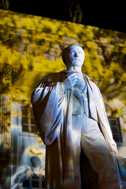 A photo of a Helmholtz statue in Berlin.