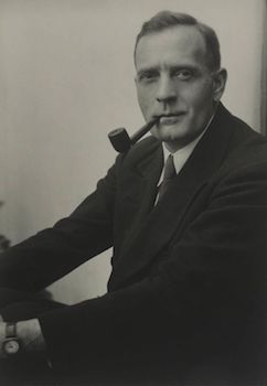 edwin-hubble-portrait-featured
