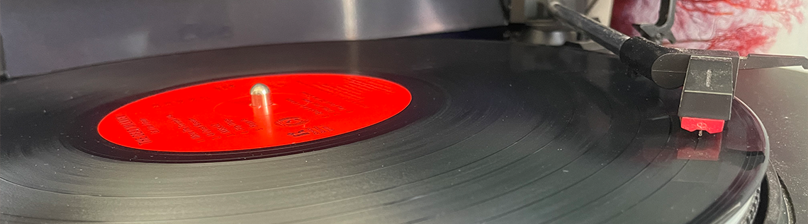 How Is Music Stored On Vinyl Records? 