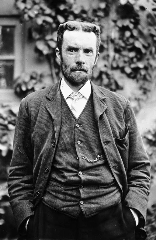 A black-and-white photograph of Oliver Heaviside.