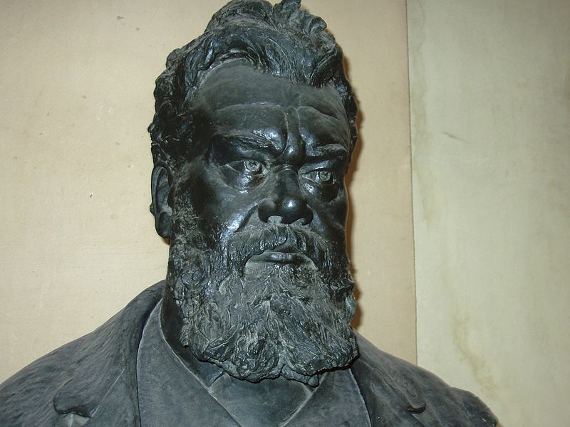 
在维也纳展出的路德维希-玻尔兹曼的半身像。